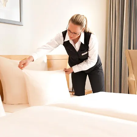 Dorint An Der Messe Hotell 4*