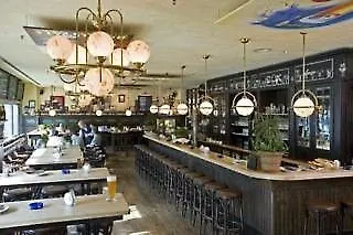 도린트 암 데어 메세 호텔