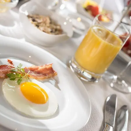 Hotel Dorint An Der Messe 4*