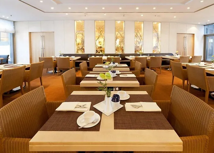 Hotel Dorint An Der Messe 4*